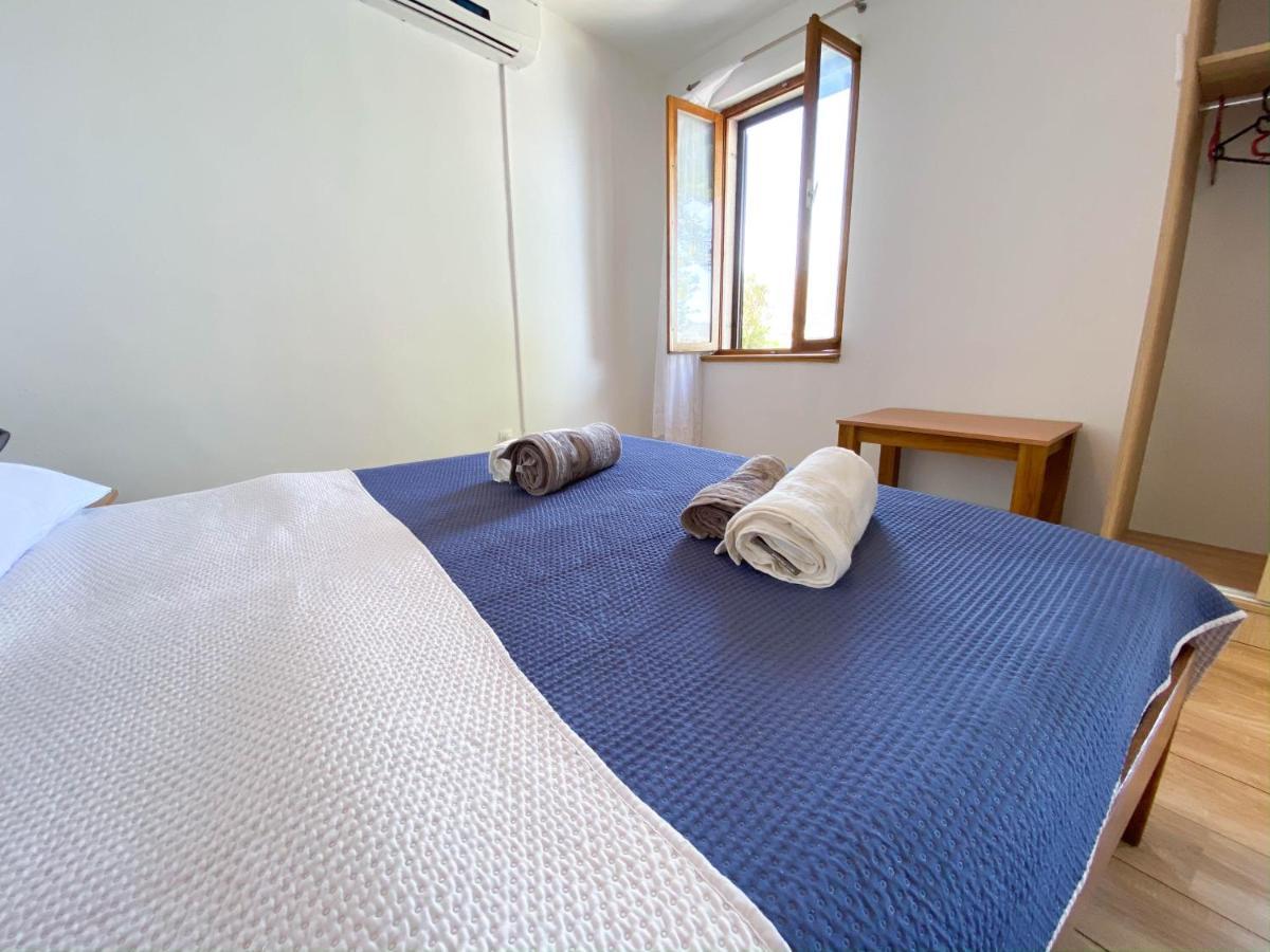 Seaview & Beachfront Apartments Jakov Donji Okrug  Exterior foto
